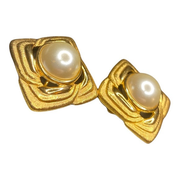 Vintage 80s signed NAPIER maximalist faux pearl gold tone‎ screw back earrings - Picture 4 of 9